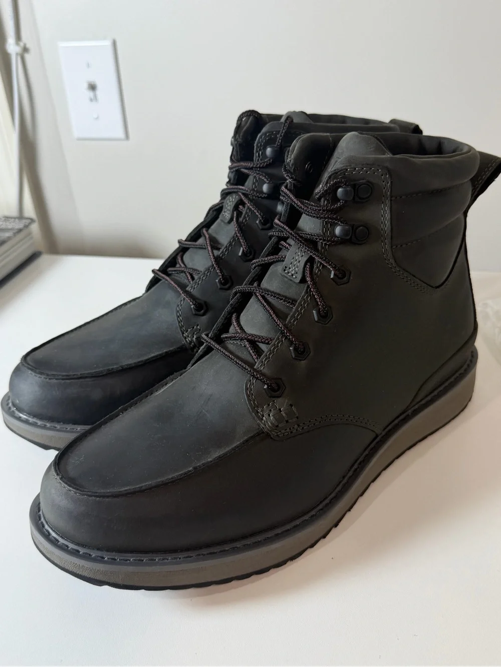 L.L. Bean Size 11 Men's Stonington Moc Toe Black Leather Lace-Up Ankle Boots